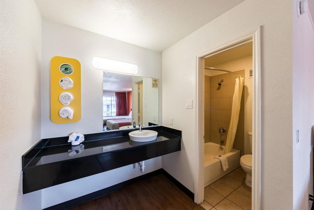 River Inn Motel San Antonio Exterior photo